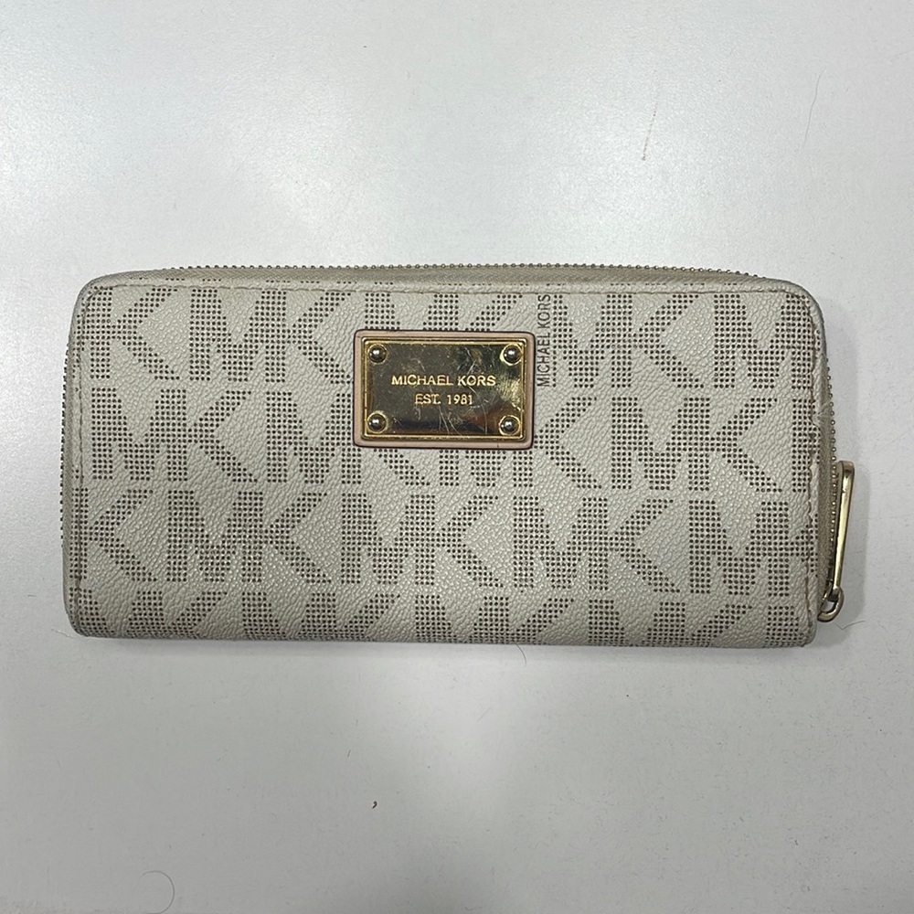 Micheal Kors Wallet
